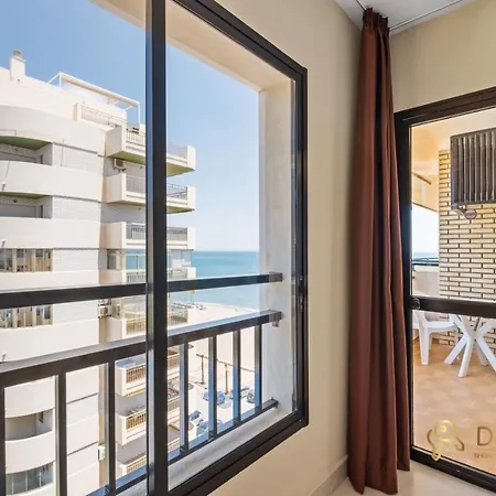 Apart-hotel Con Parking Privado En El Paseo Maritimo De *